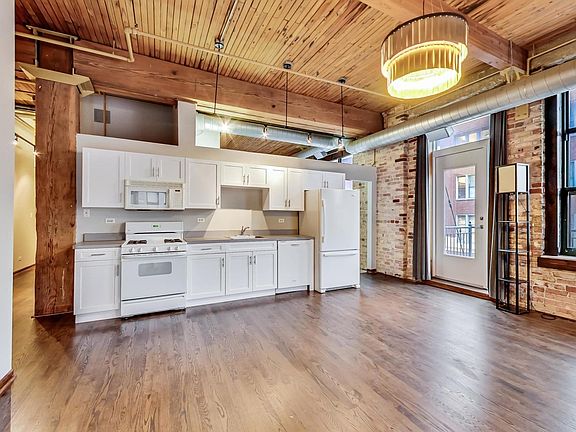 5th image of 1801 S Michigan Ave Unit 307