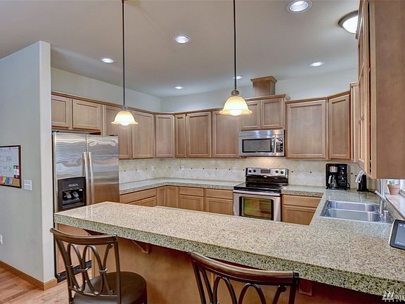 4th image of 3015 Bella Ct SE