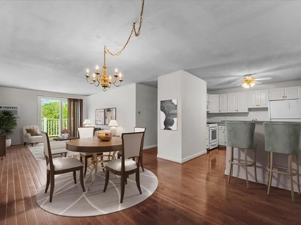 1 Brown Ave APT 2-70, Amesbury, MA 01913