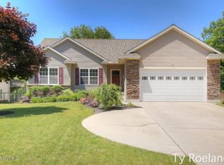 2481 Leffingwell Ave NE, Grand Rapids, MI 49525