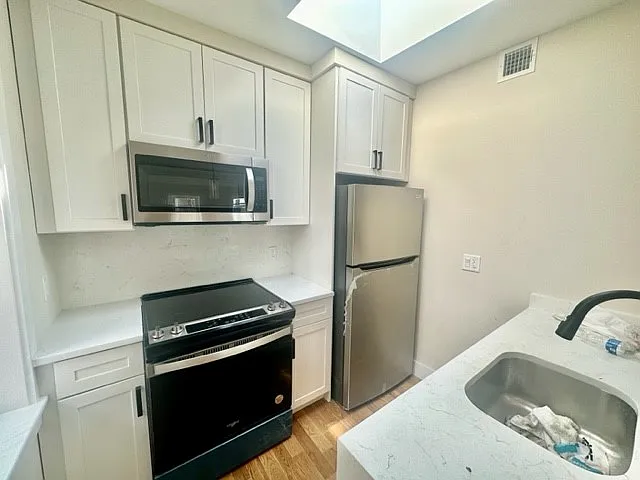 Building Photo - 64 N Margin St #1R