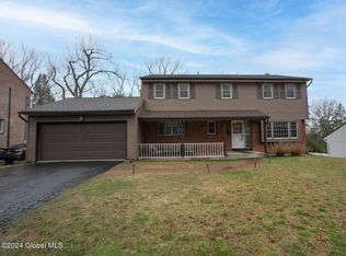 24 Highland Dr, East Greenbush, NY 12061