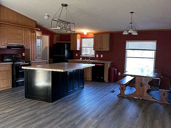 3rd image of 465 Lejuanta St