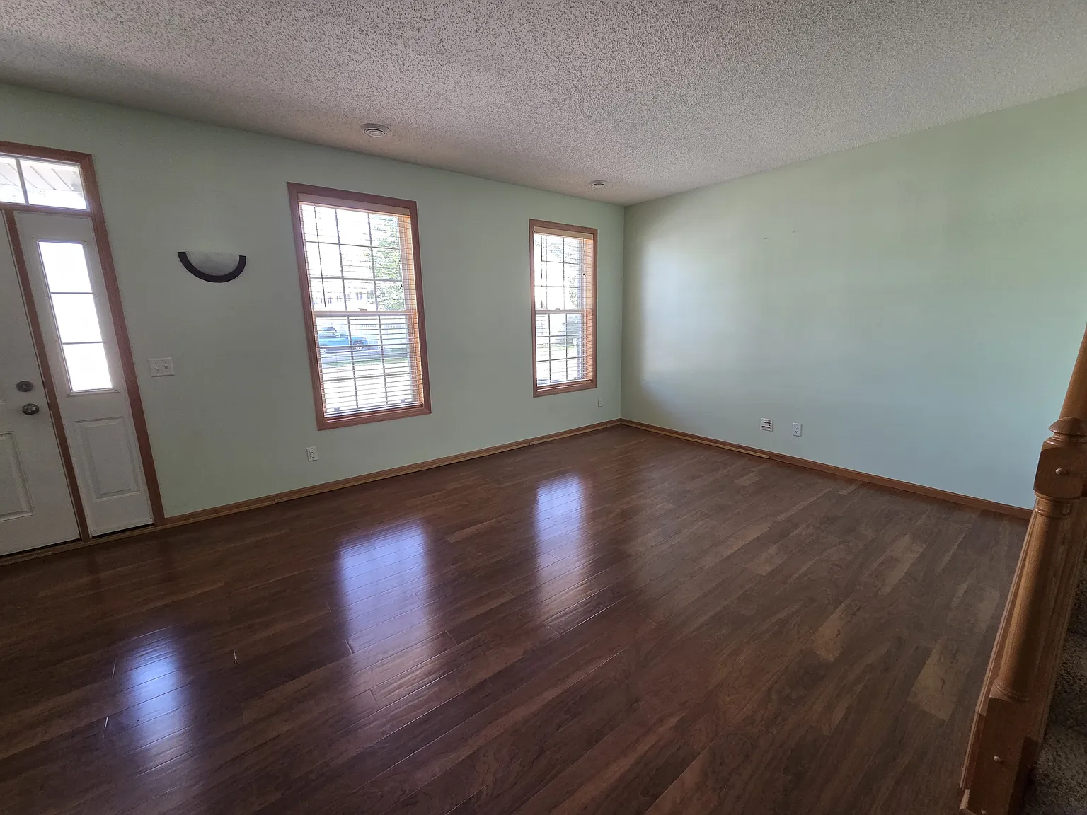 3 bed, 1532 sqft, $2,400 — Photo 3