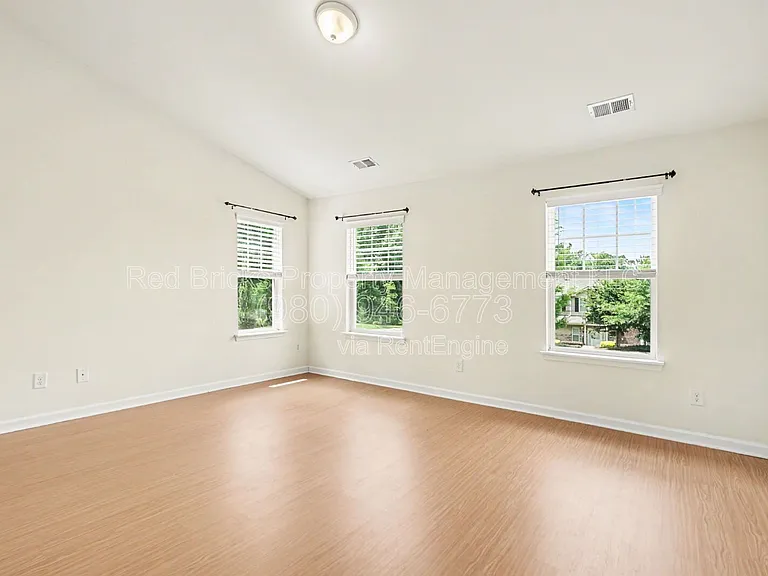 10420 Benfield Rd — Photo 17