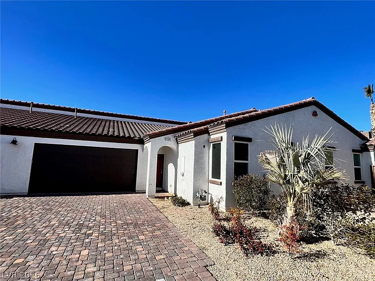 1586 Tilman Ln — Photo 1