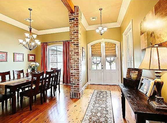 3rd image of 208 River Valley Ct