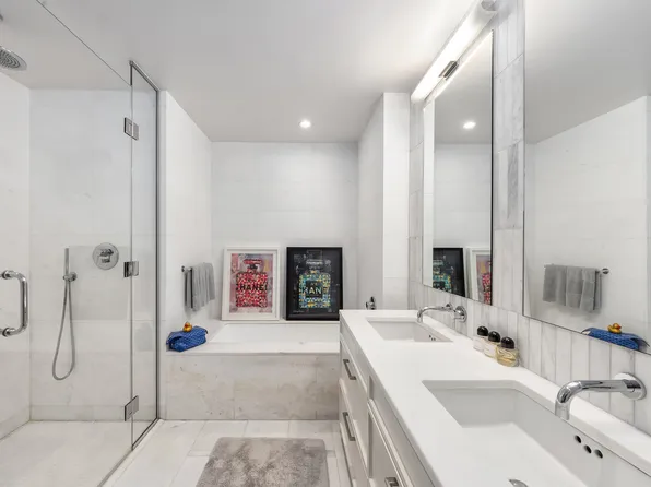 160 East 22nd Street image 5 of 11