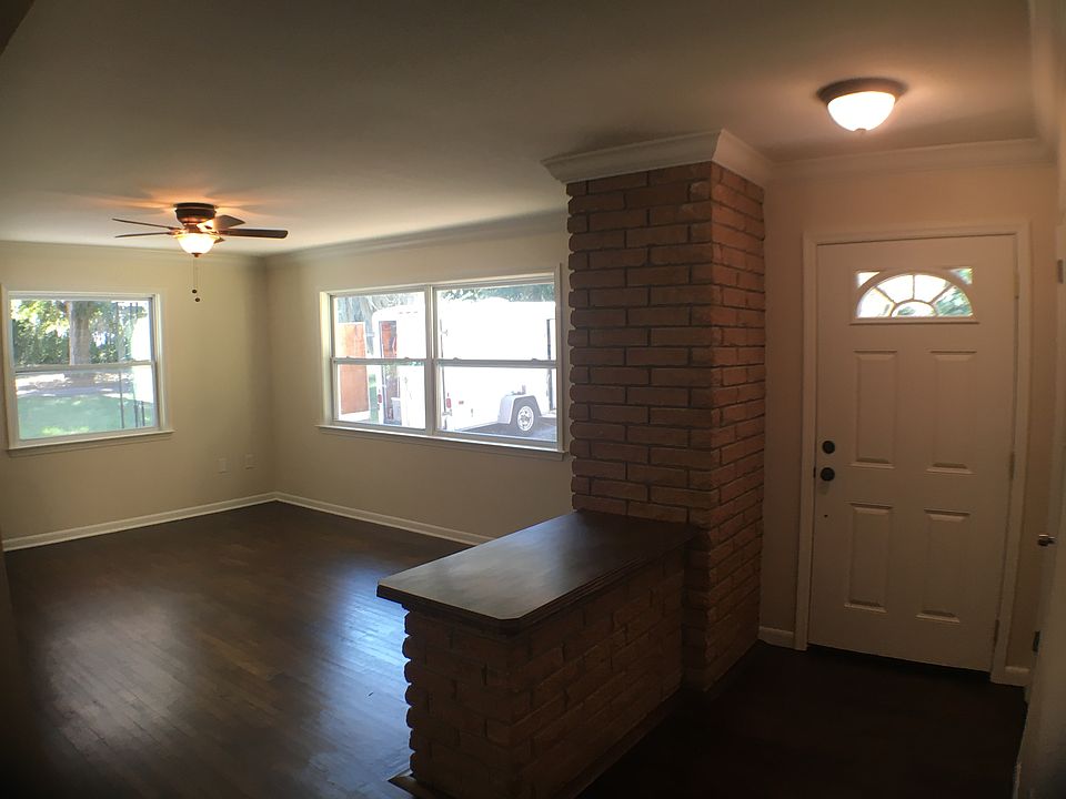 1st image of 206 N Lake Ave