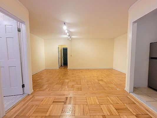 3rd image of 310 E 74th St #1R