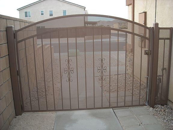 Custom Gate