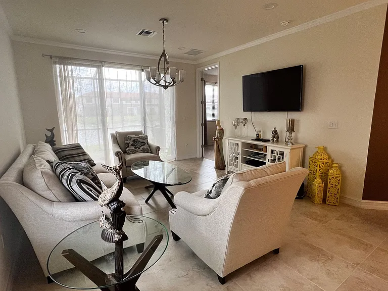 7956 Bristol Cir — Photo 6
