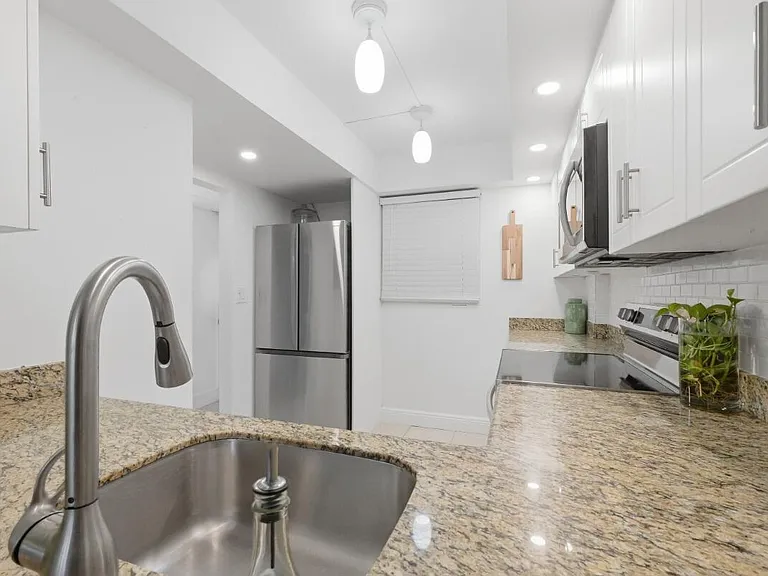 108 Royal Park Dr #1D — Photo 15