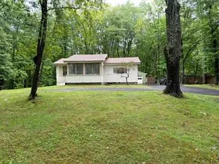 2 bed, 1.0 bath, 1024 sqft, $2,400 — Photo 3