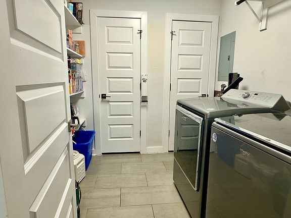 5th image of 5307 Wellington Dr