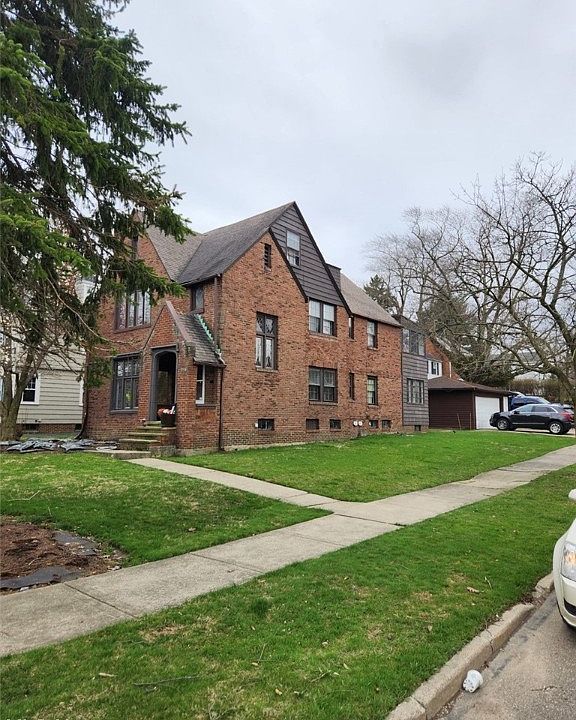 2nd image of 17710 Chagrin Blvd