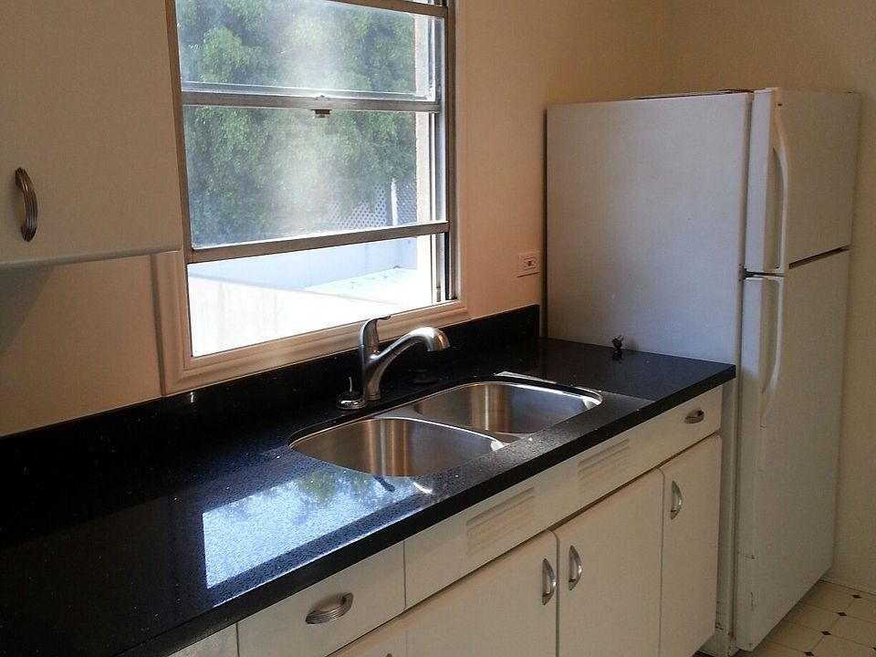 1st image of 2505 N Beachwood Dr APT 4