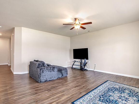 5th image of 5016 Tyndall Dr