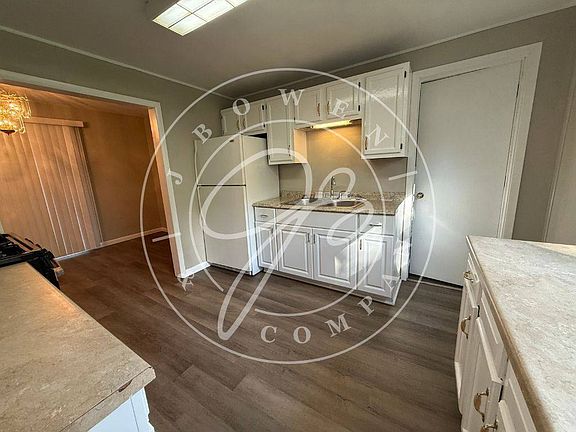 5th image of 748 Weston St