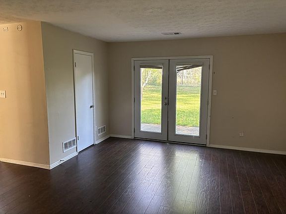 2nd image of 3326 Newbury Rd