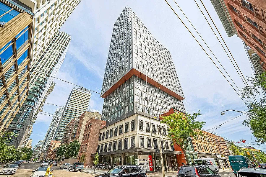100 Queen (Queen Central) — Photo 1