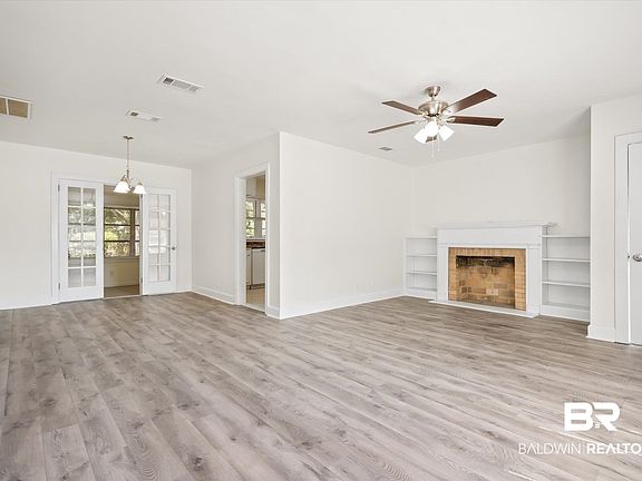 4th image of 1306 Azalea St
