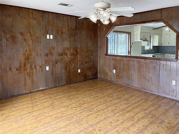 5th image of 110 Wells Dr