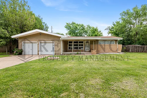 614 N Brownthrush Ln Photo 1