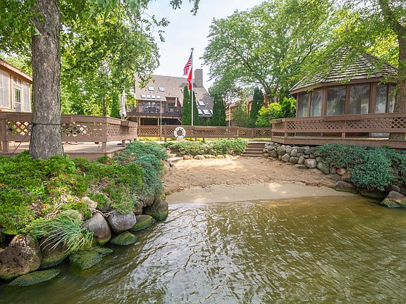 4th image of 1287 Lake Holiday Dr
