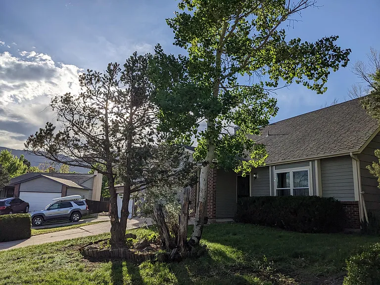 6220 Pemberton Way — Photo 2