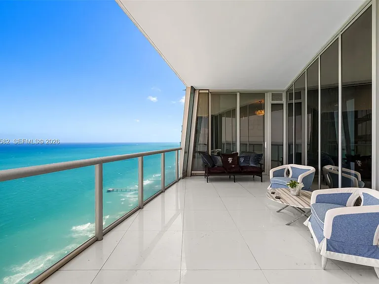 17121 Collins Ave #Penthouse 4406 — Photo 38