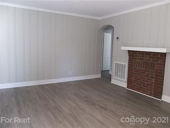 5th image of 228 N Dakota St