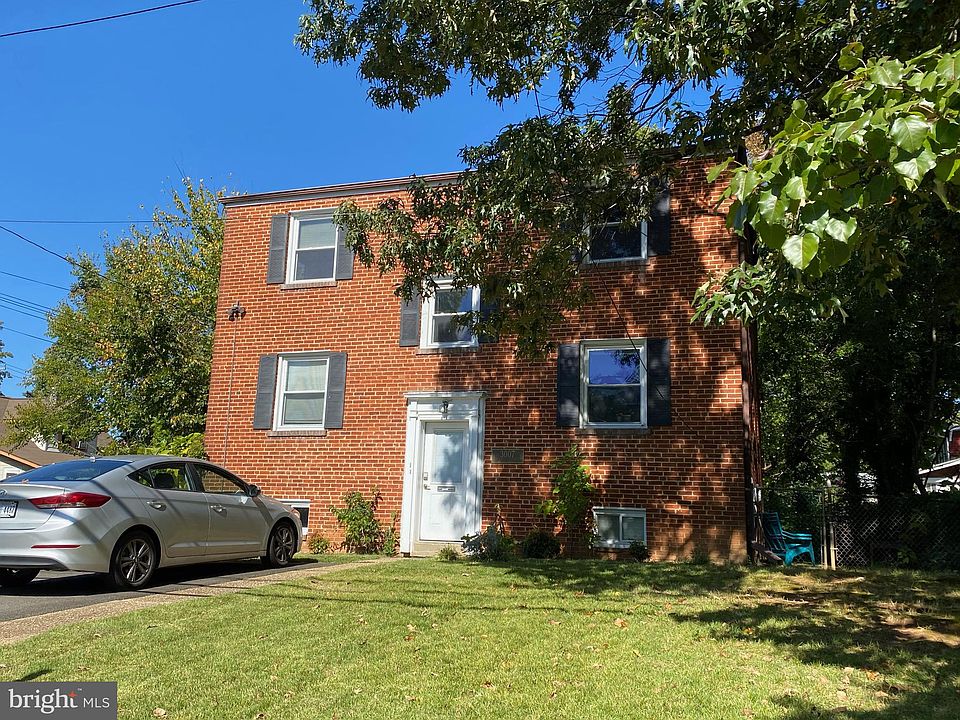 1st image of 3007 9th St N #2