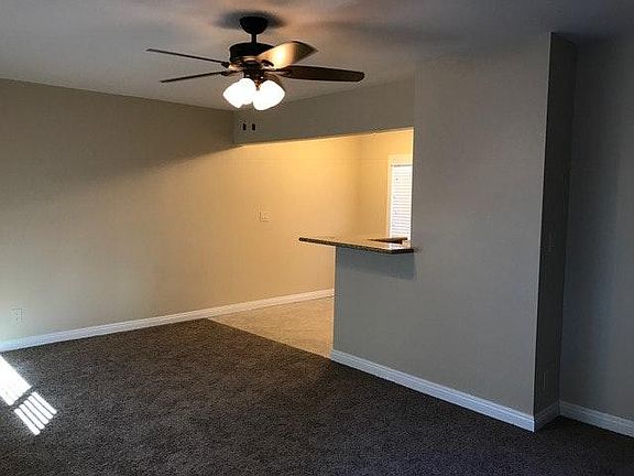 2nd image of 1427 W Parade St APT 1