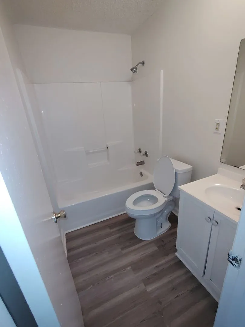 Green Gables Court 612 — Photo 2