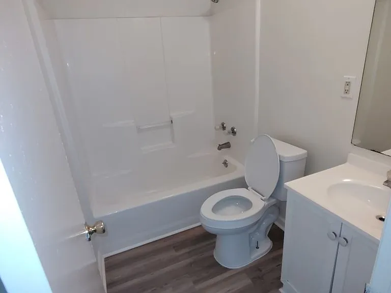 612 Green Gable Ct — Photo 2