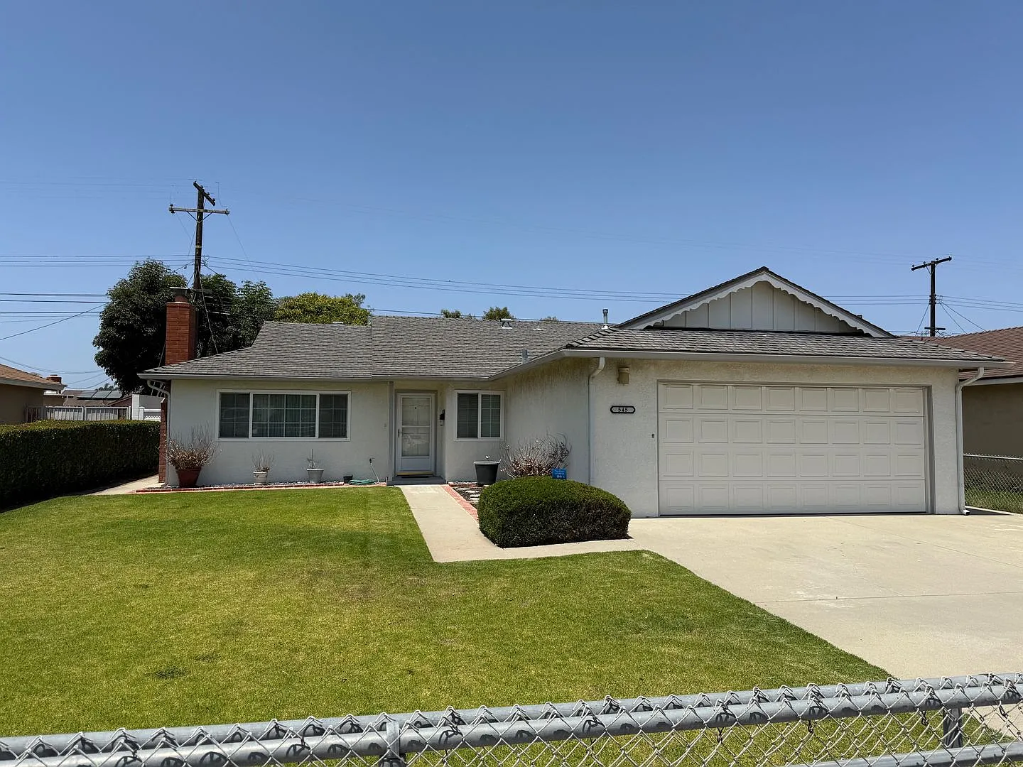 Charming 3-Bed, 2-Bath Home in Quiet Port Hueneme Neighborhood — Photo 4