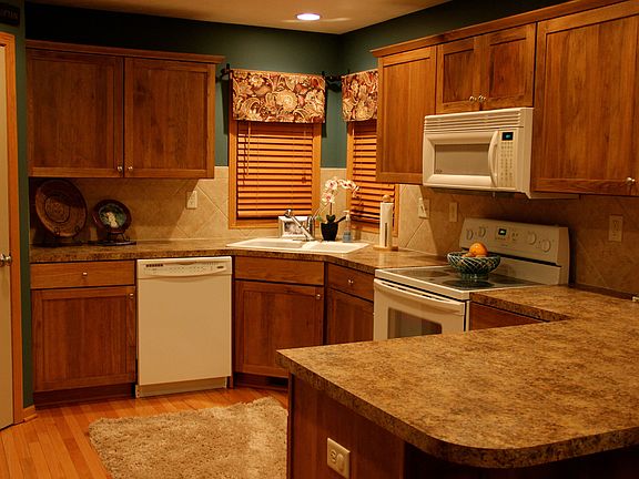 Kitchen 12x13 Level 1