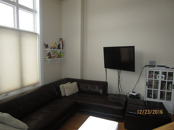 5th image of 7742 Lincoln Ave