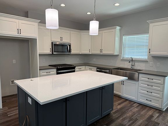 3rd image of 502 Sonoma Ct