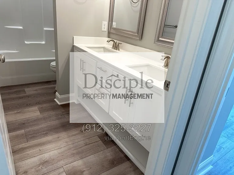 79 Ennis Rd — Photo 33