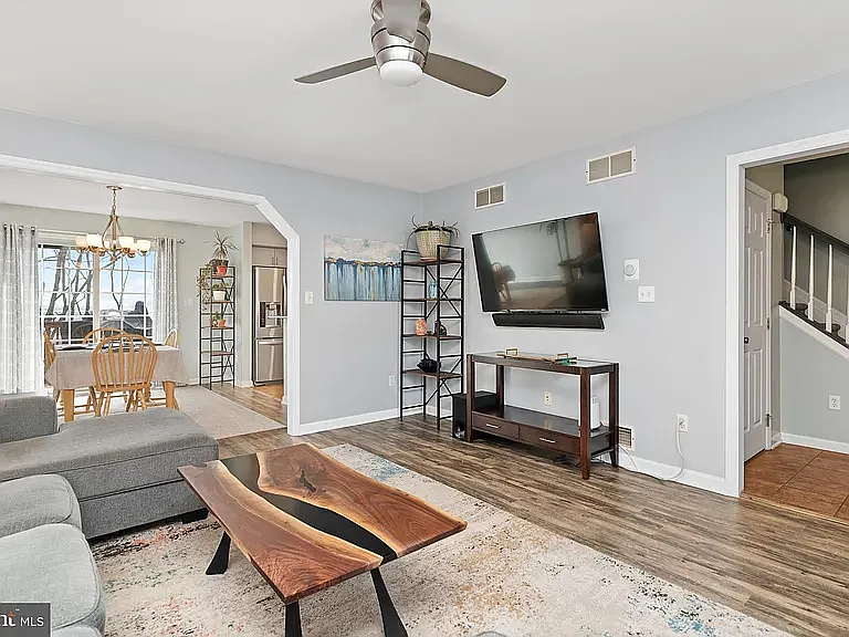27 Lenox Ct — Photo 10