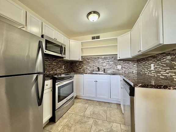 5th image of 501 W Louisiana Ave #103