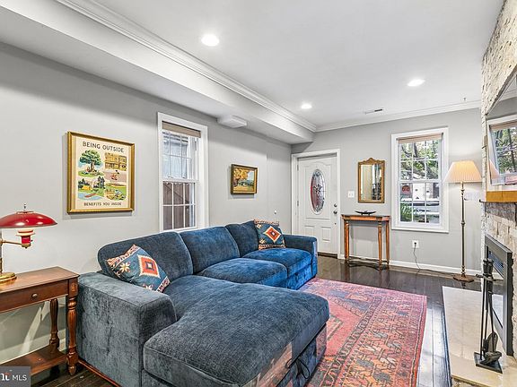 4th image of 822 N 19th St