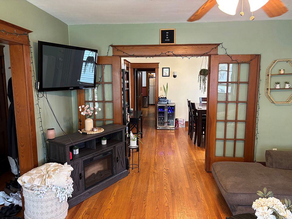 1st image of 32 W Erie St #1