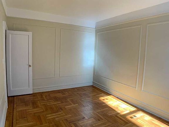 5th image of 240 Crown St APT 4S