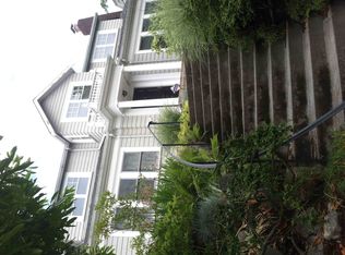 7011 17th Ave NE, Seattle, WA 98115