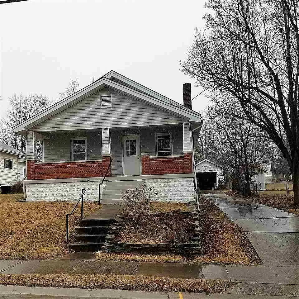 32 Sunset Ave photo 1