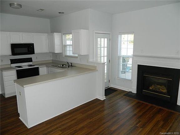 4th image of 725 Atherton Way