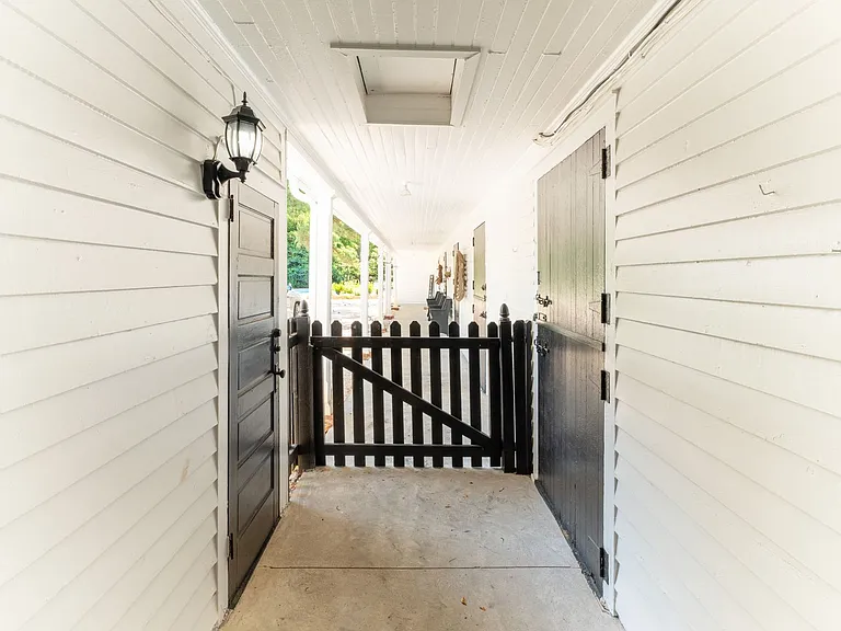 326 Sumter St SE — Photo 20